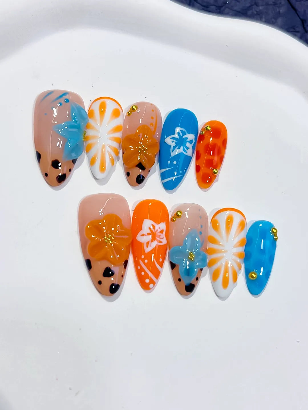 D533 - Medium Nude Orange Almond Abstract Flower Fruit VibeNailsLab
