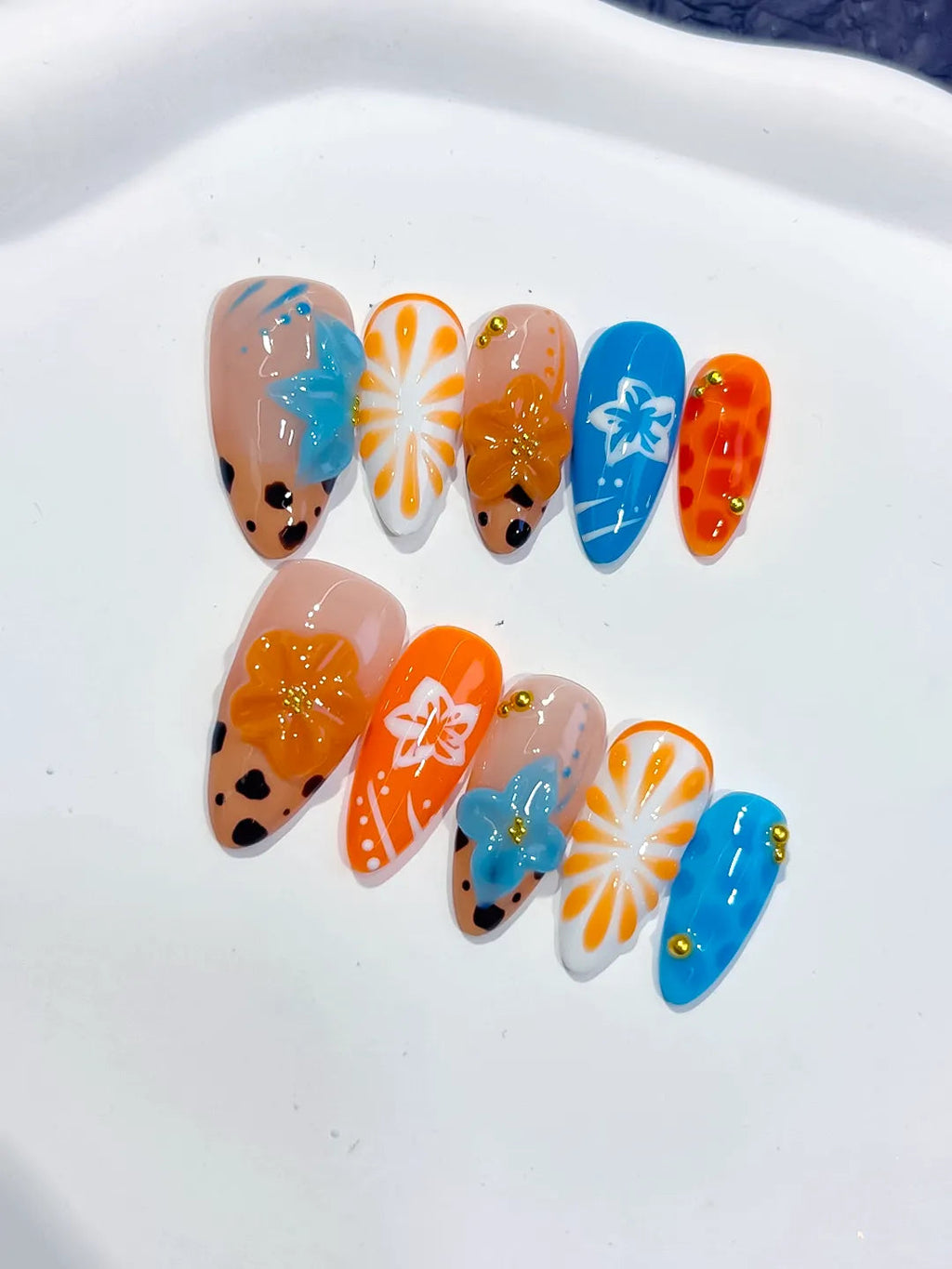 D533 - Medium Nude Orange Almond Abstract Flower Fruit VibeNailsLab