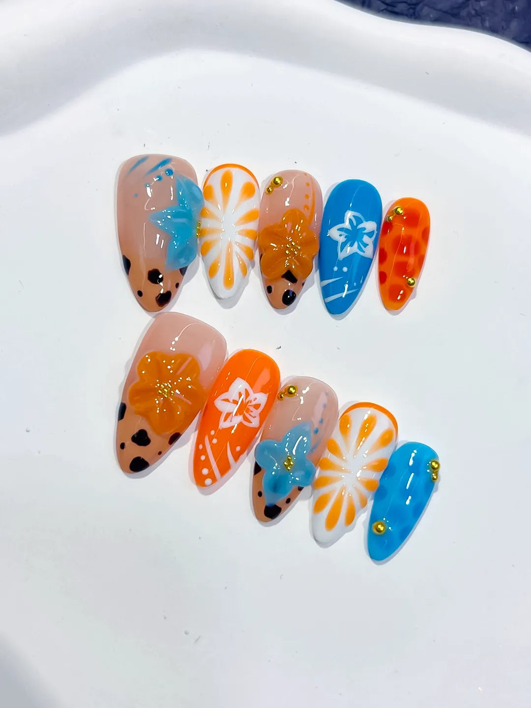 D533 - Medium Nude Orange Almond Abstract Flower Fruit VibeNailsLab