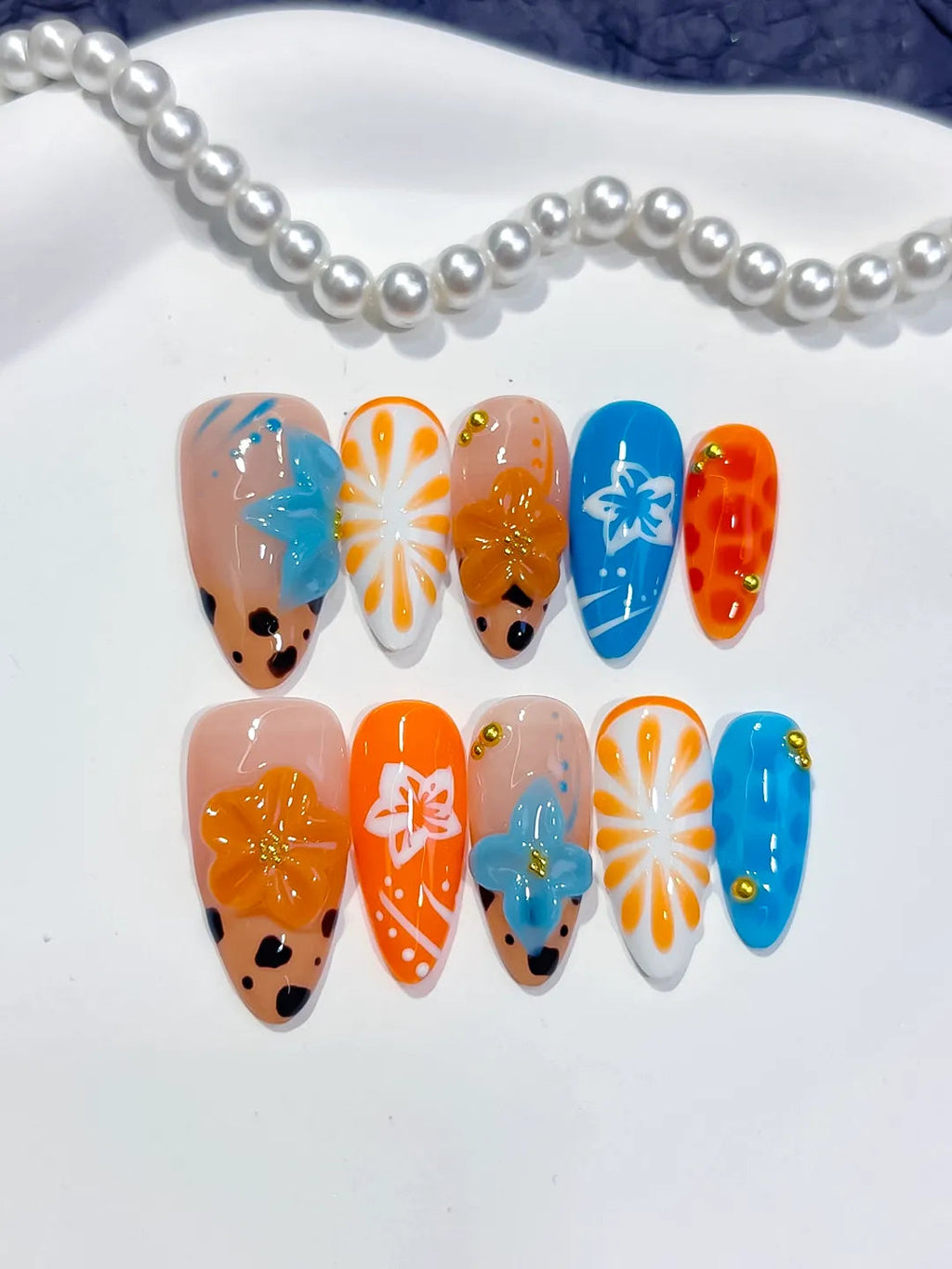 D533 - Medium Nude Orange Almond Abstract Flower Fruit VibeNailsLab