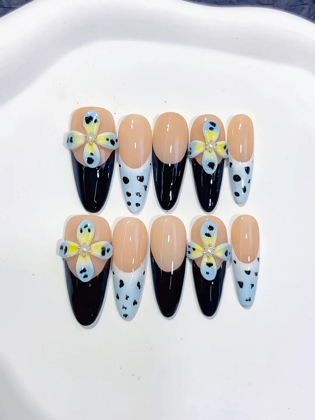 D545 - Medium Nude Black Almond French tip Flower Heart