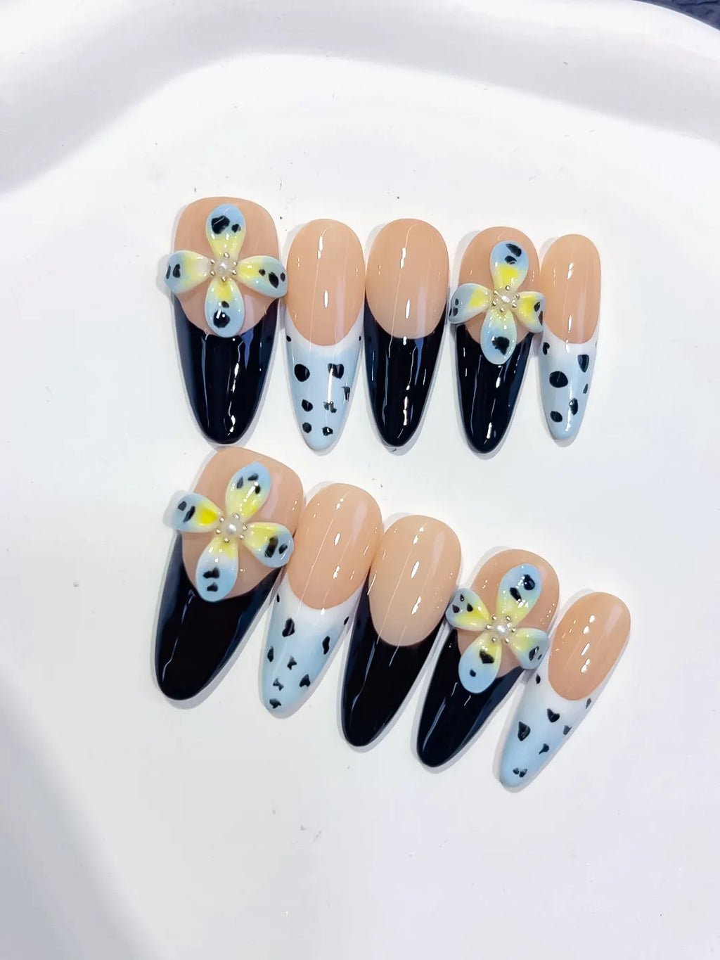 D545 - Medium Nude Black Almond French tip Flower Heart