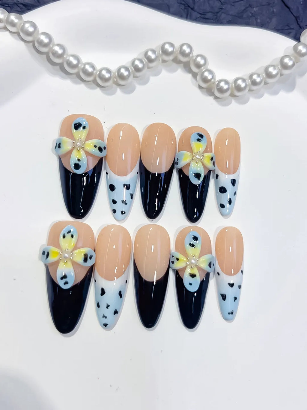 D545 - Medium Nude Black Almond French tip Flower Heart