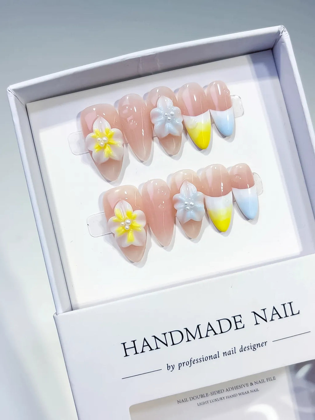 D563 - Medium Nude Yellow Almond French tip Flower