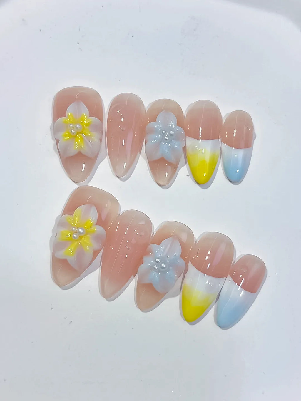 D563 - Medium Nude Yellow Almond French tip Flower