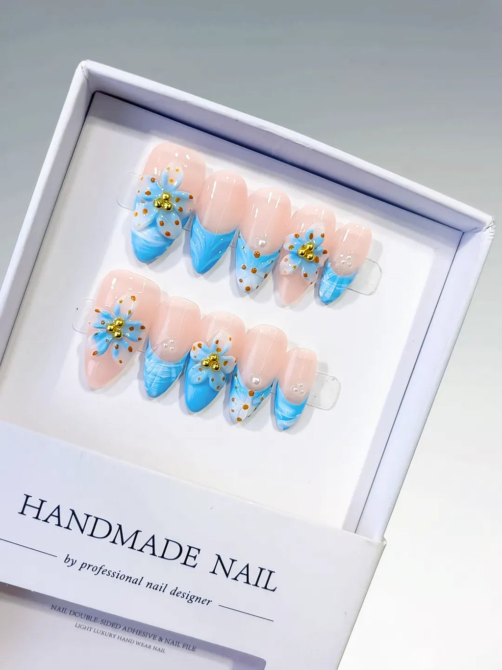 D566 - Medium Nude Blue Almond Abstract Heart Shell