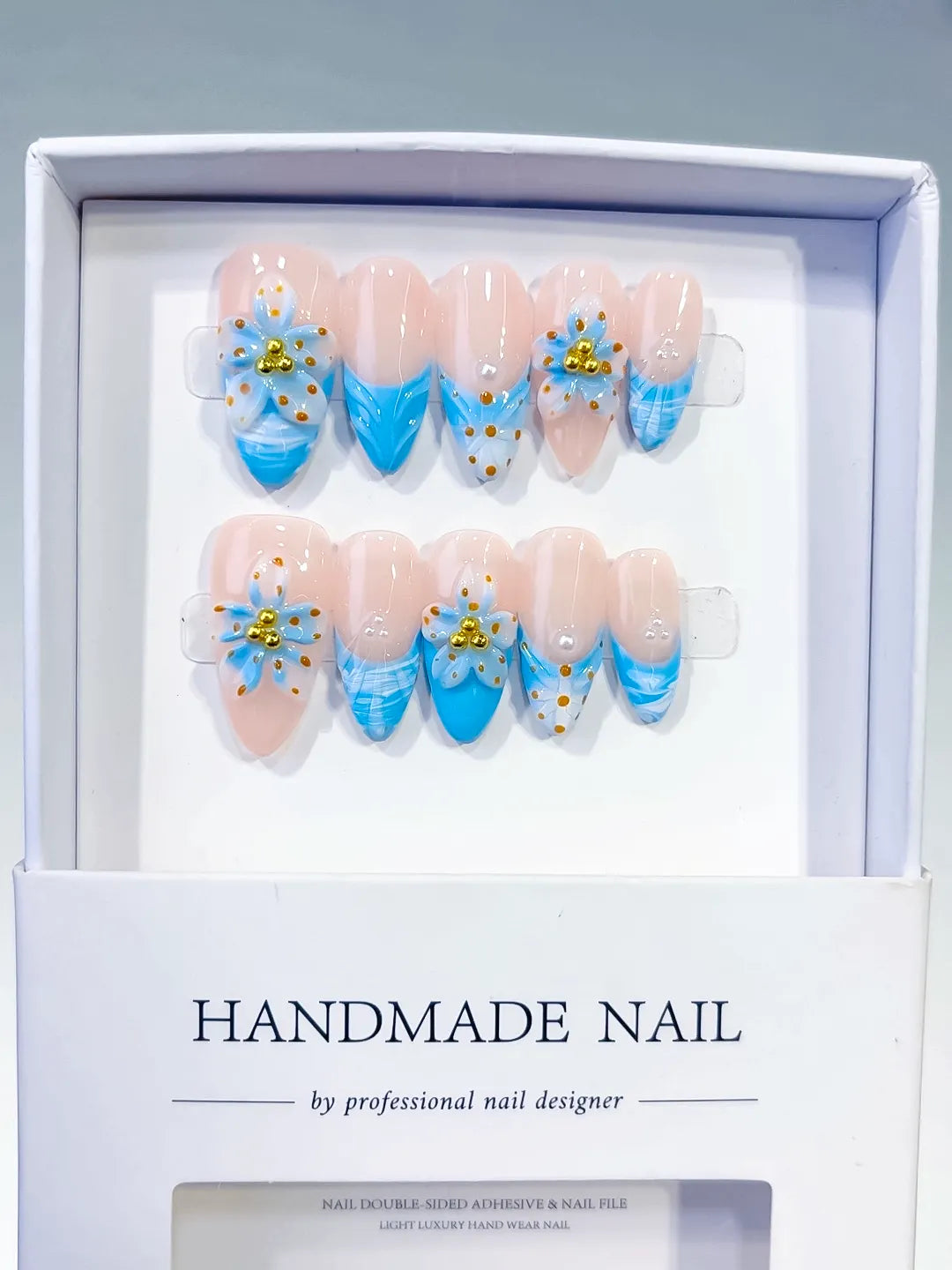D566 - Medium Nude Blue Almond Abstract Heart Shell