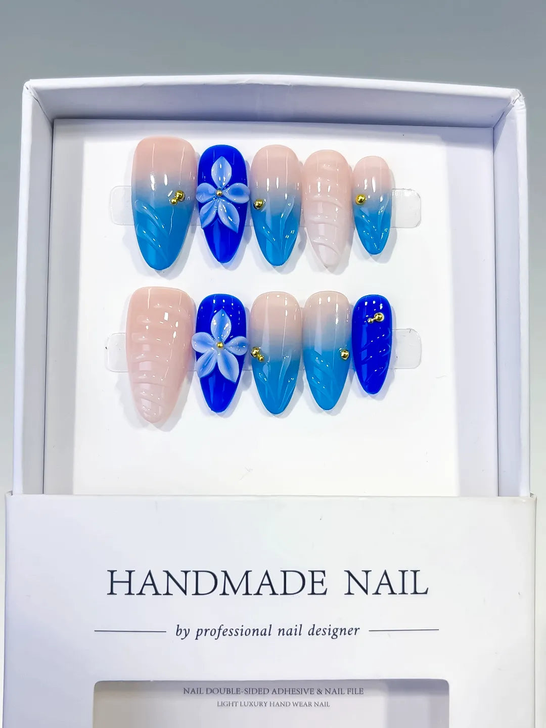 D571 - Medium Nude Blue Almond Ombre Flower Shell