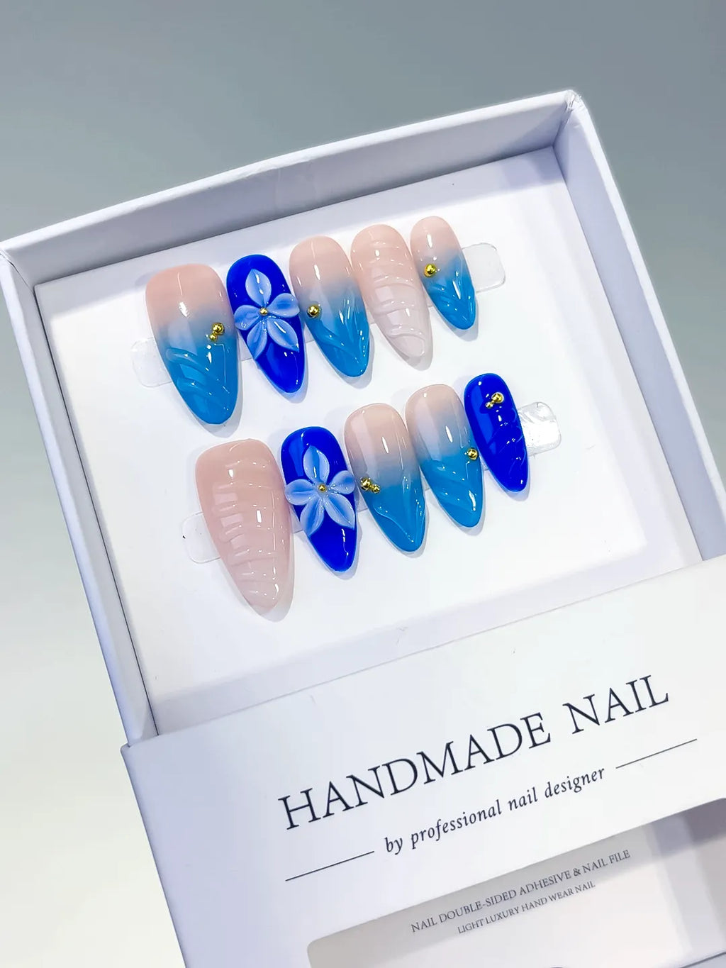 D571 - Medium Nude Blue Almond Ombre Flower Shell