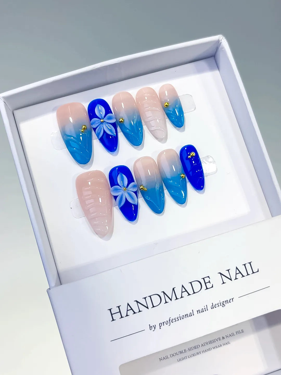 D571 - Medium Nude Blue Almond Ombre Flower Shell