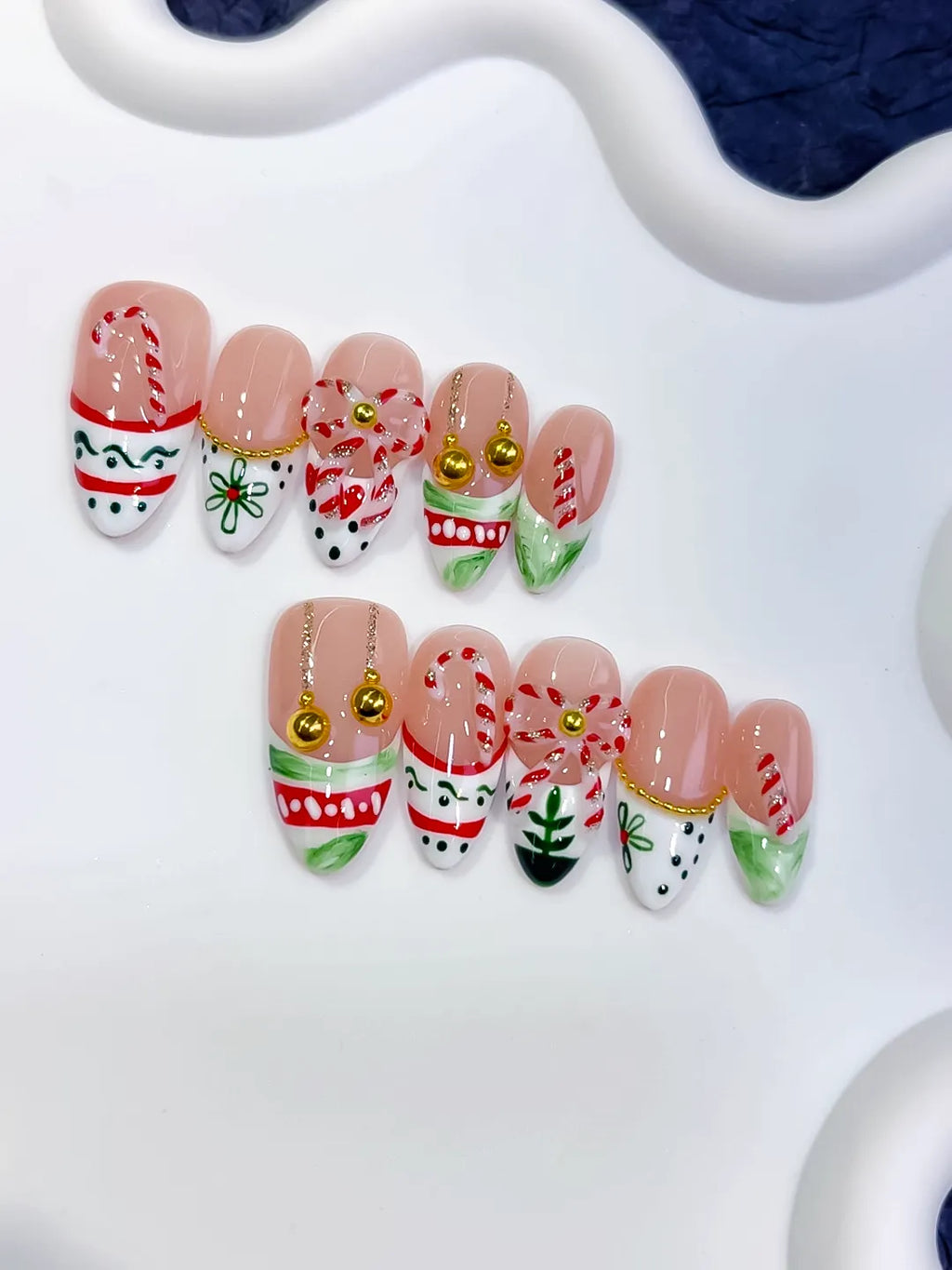 D592 - Medium White Red Almond Abstract Bow Holiday