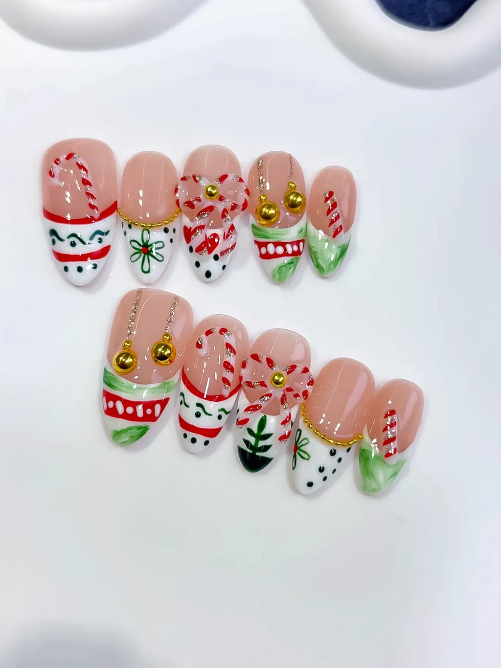 D592 - Medium White Red Almond Abstract Bow Holiday