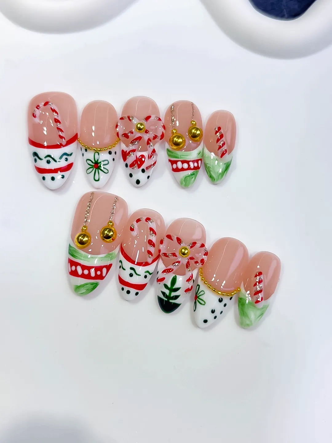D592 - Medium White Red Almond Abstract Bow Holiday