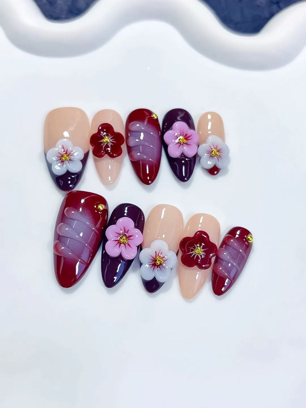 D597 - Medium Nude Red Almond Abstract Flower Shell