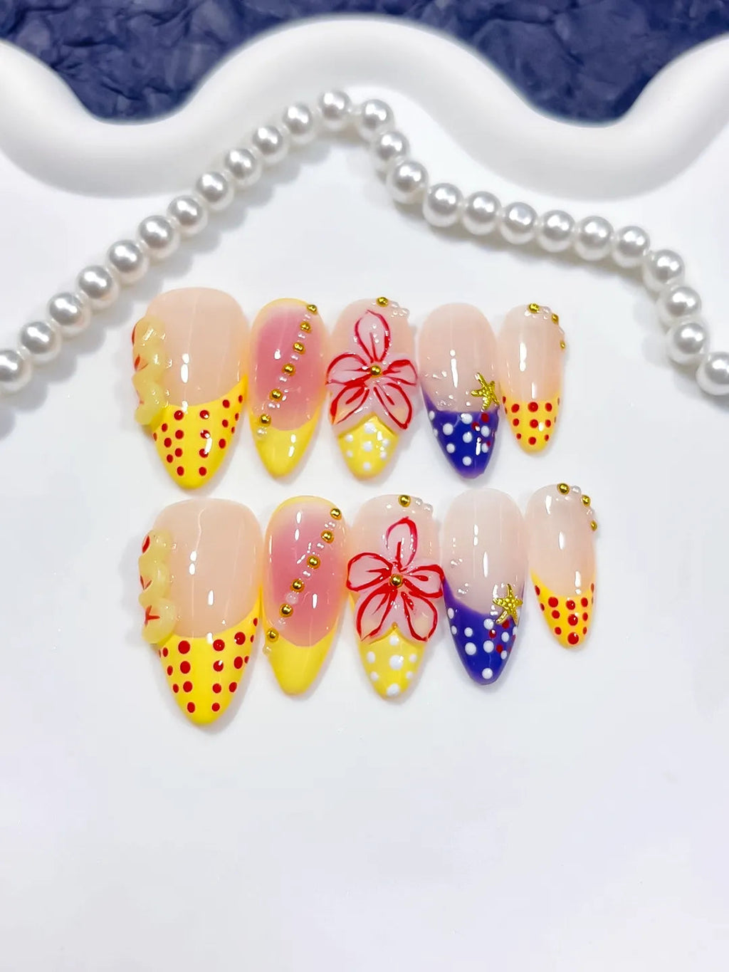D603 - Medium Nude Yellow Almond Abstract Flower Dot Pattern VibeNailsLab