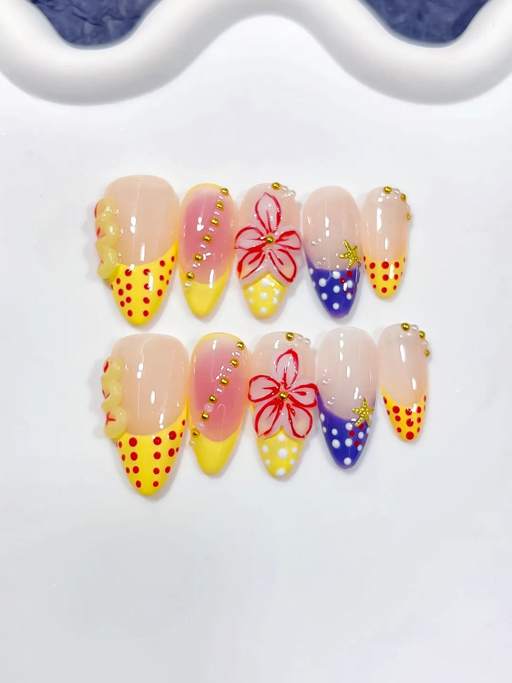 D603 - Medium Nude Yellow Almond Abstract Flower Dot Pattern VibeNailsLab