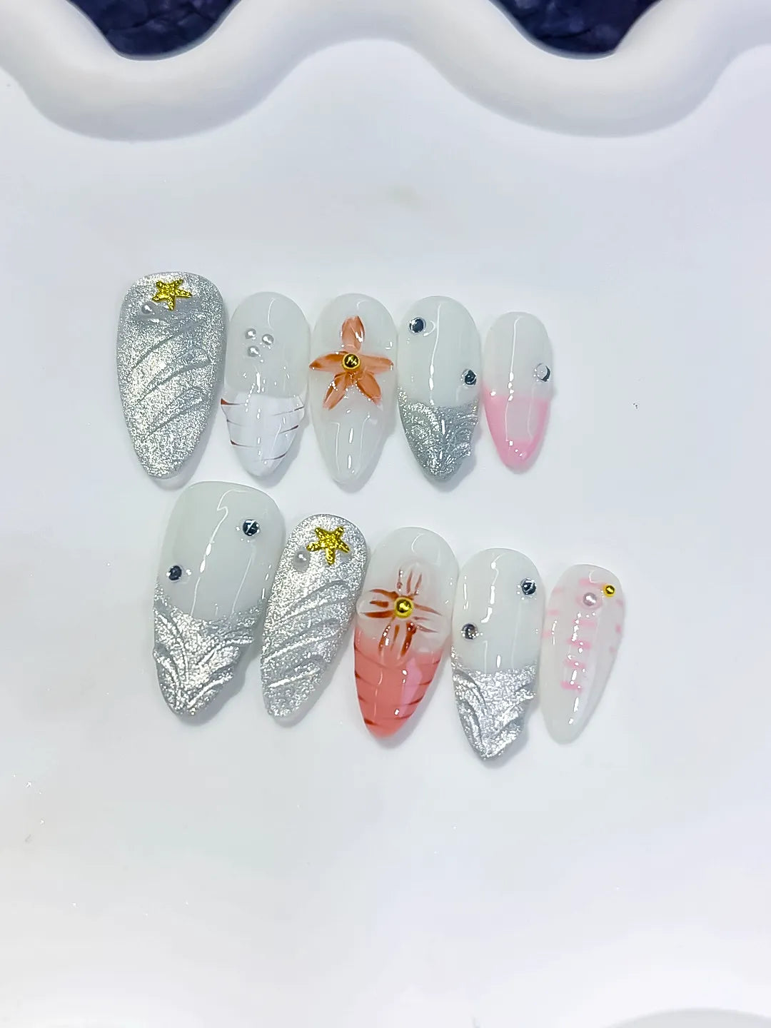 D615 - Medium White Silver Almond Glitter Flower Star