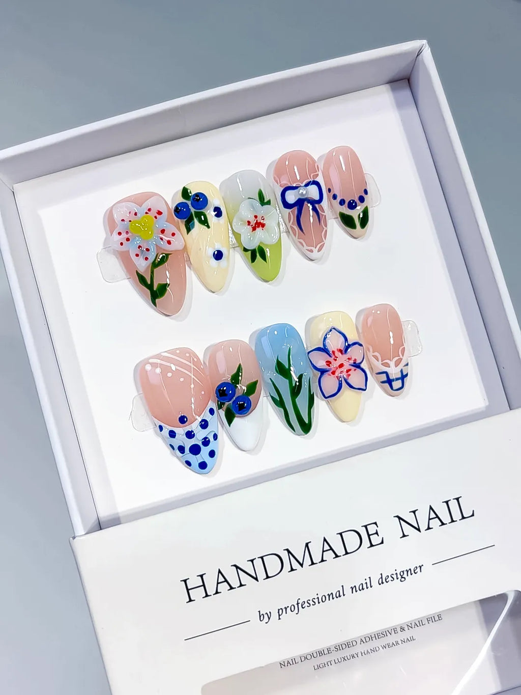 D624 - Medium Nude White Almond Abstract Flower Leaf