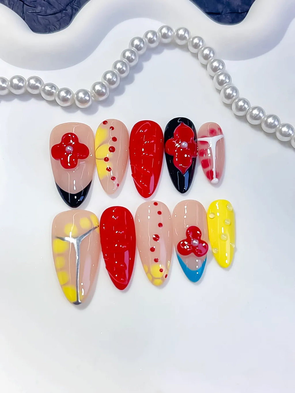 D627 - Medium Nude Red Almond Abstract Flower Heart