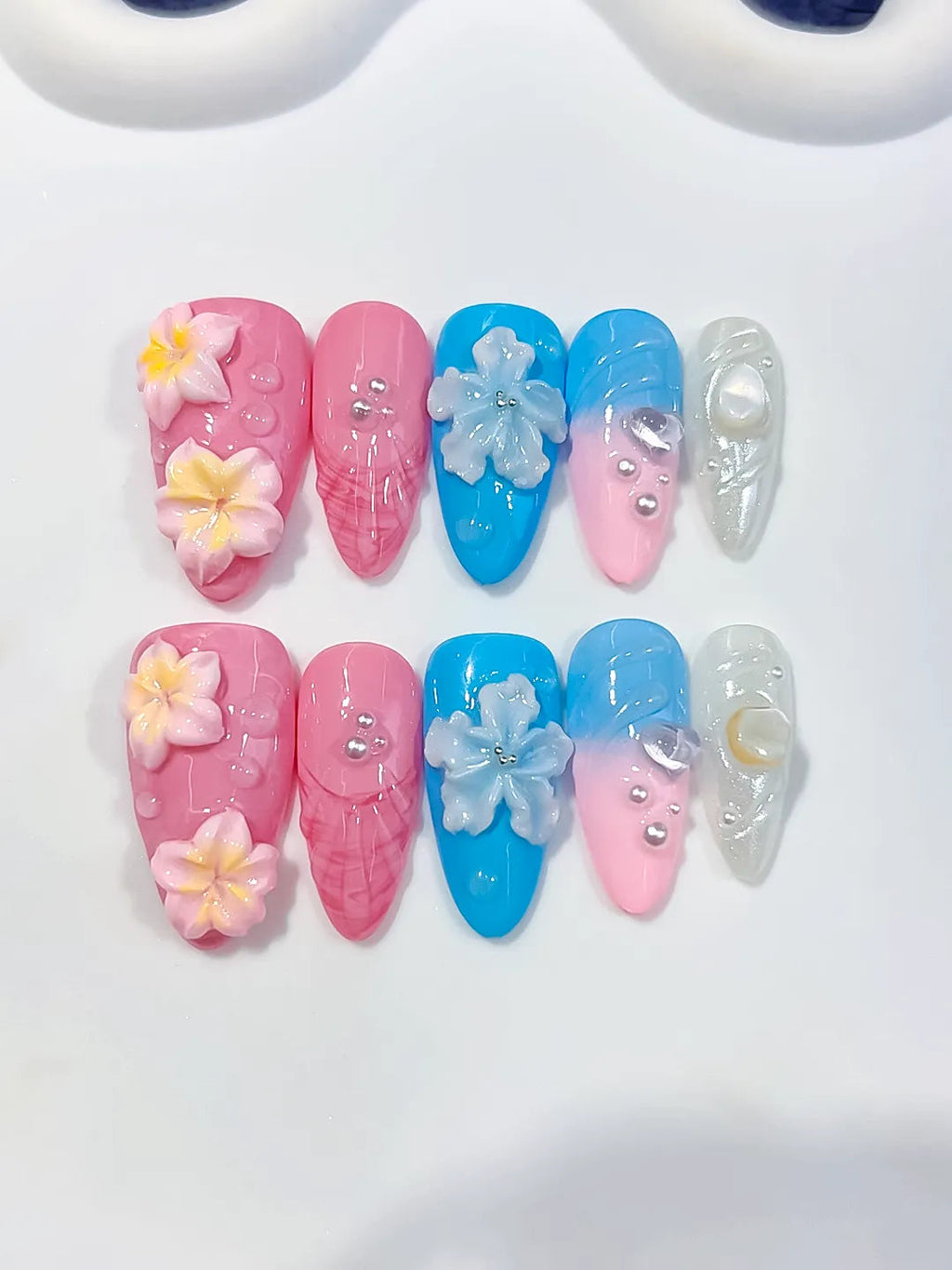 D630 - Medium Pink Blue Almond Abstract Flower Shell VibeNailsLab