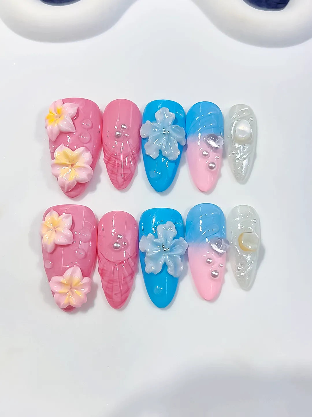 D630 - Medium Pink Blue Almond Abstract Flower Shell VibeNailsLab