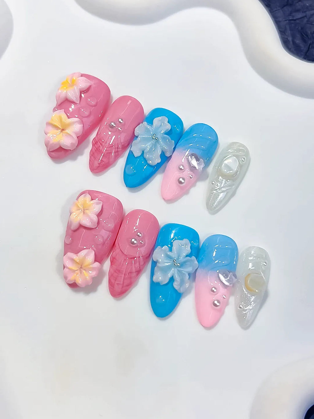 D630 - Medium Pink Blue Almond Abstract Flower Shell VibeNailsLab