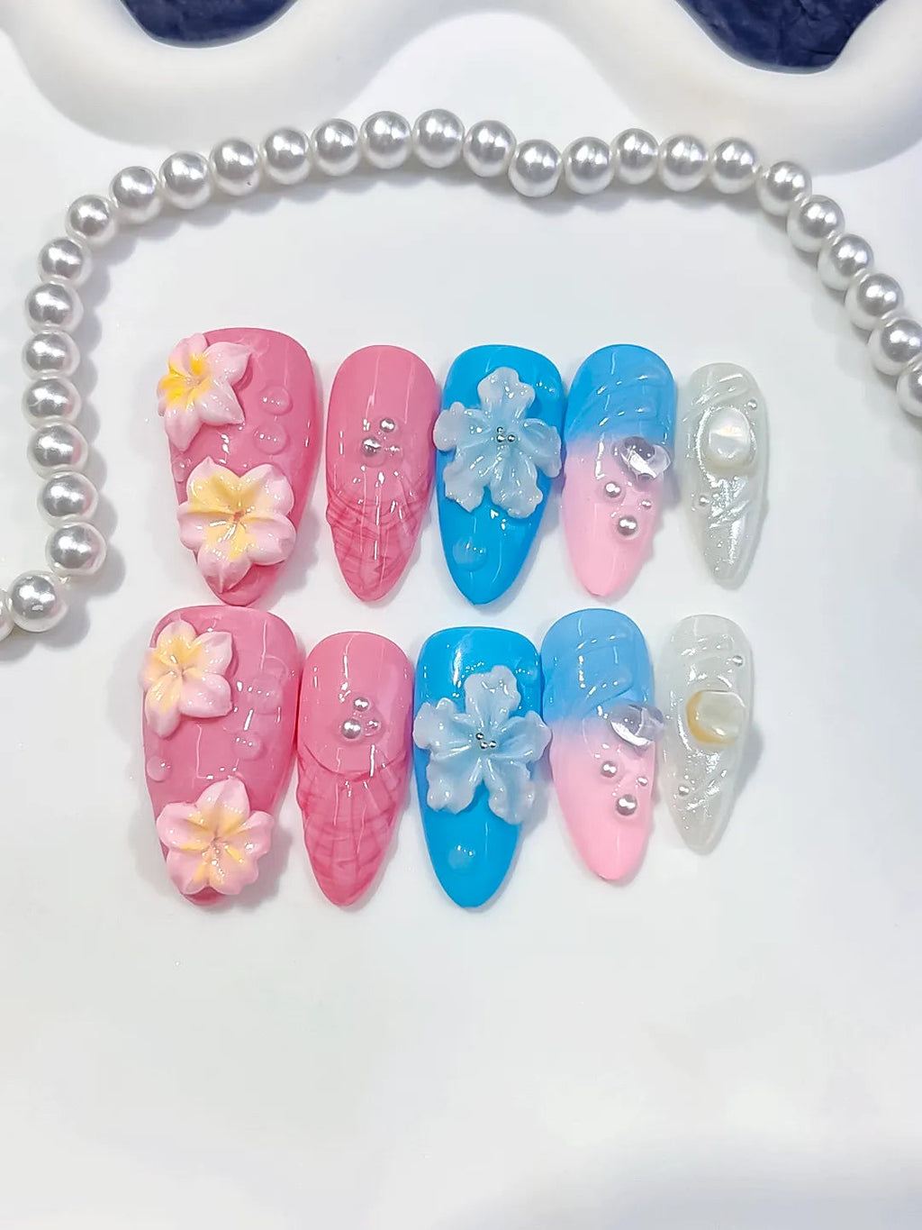 D630 - Medium Pink Blue Almond Abstract Flower Shell VibeNailsLab