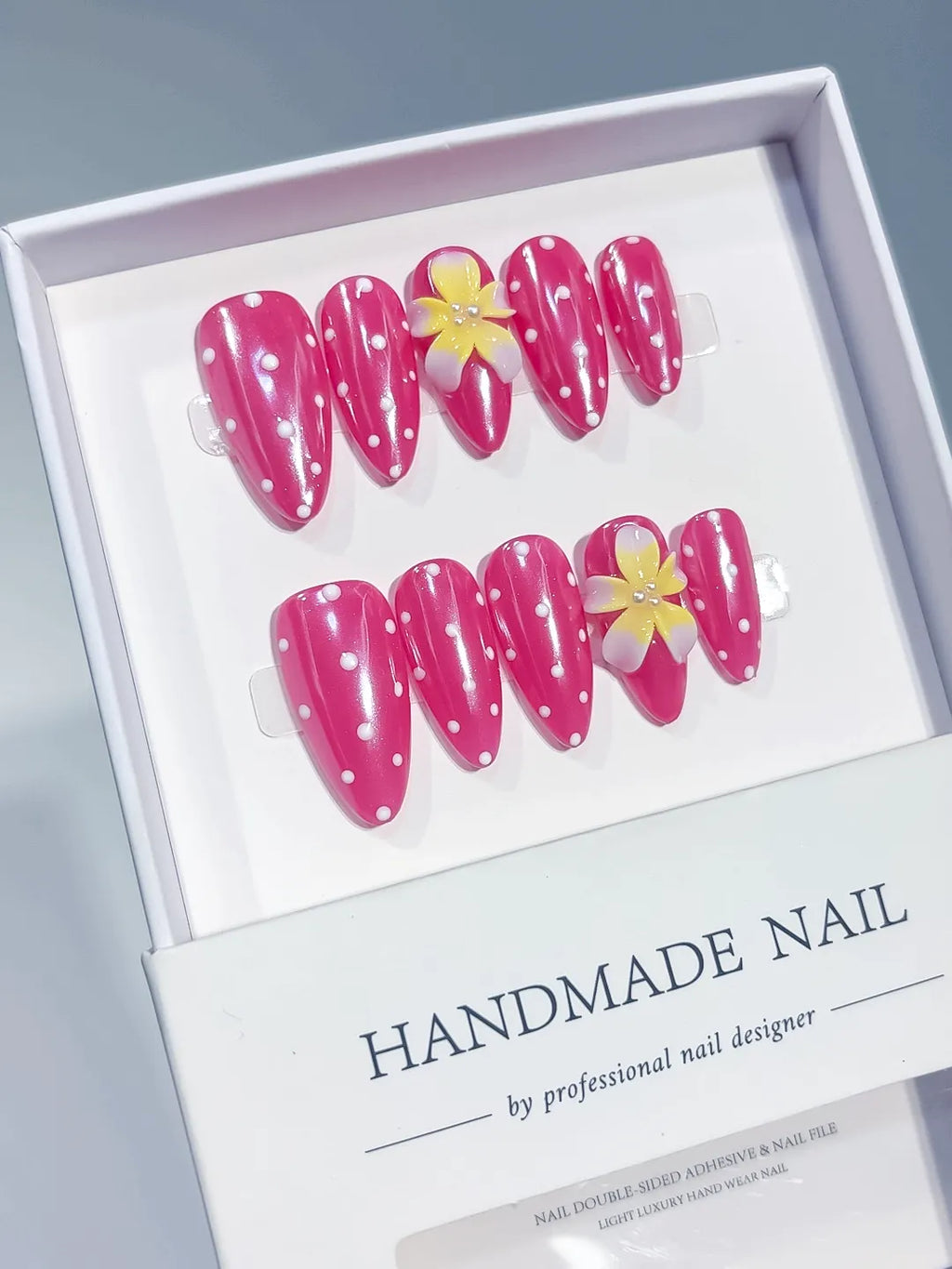 D632 - Medium Pink White Almond Geometric Flower