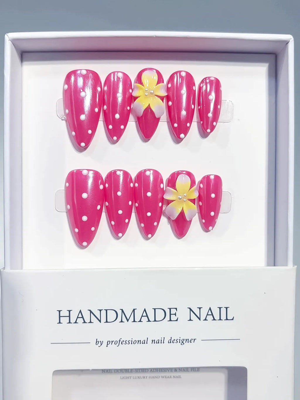 D632 - Medium Pink White Almond Geometric Flower