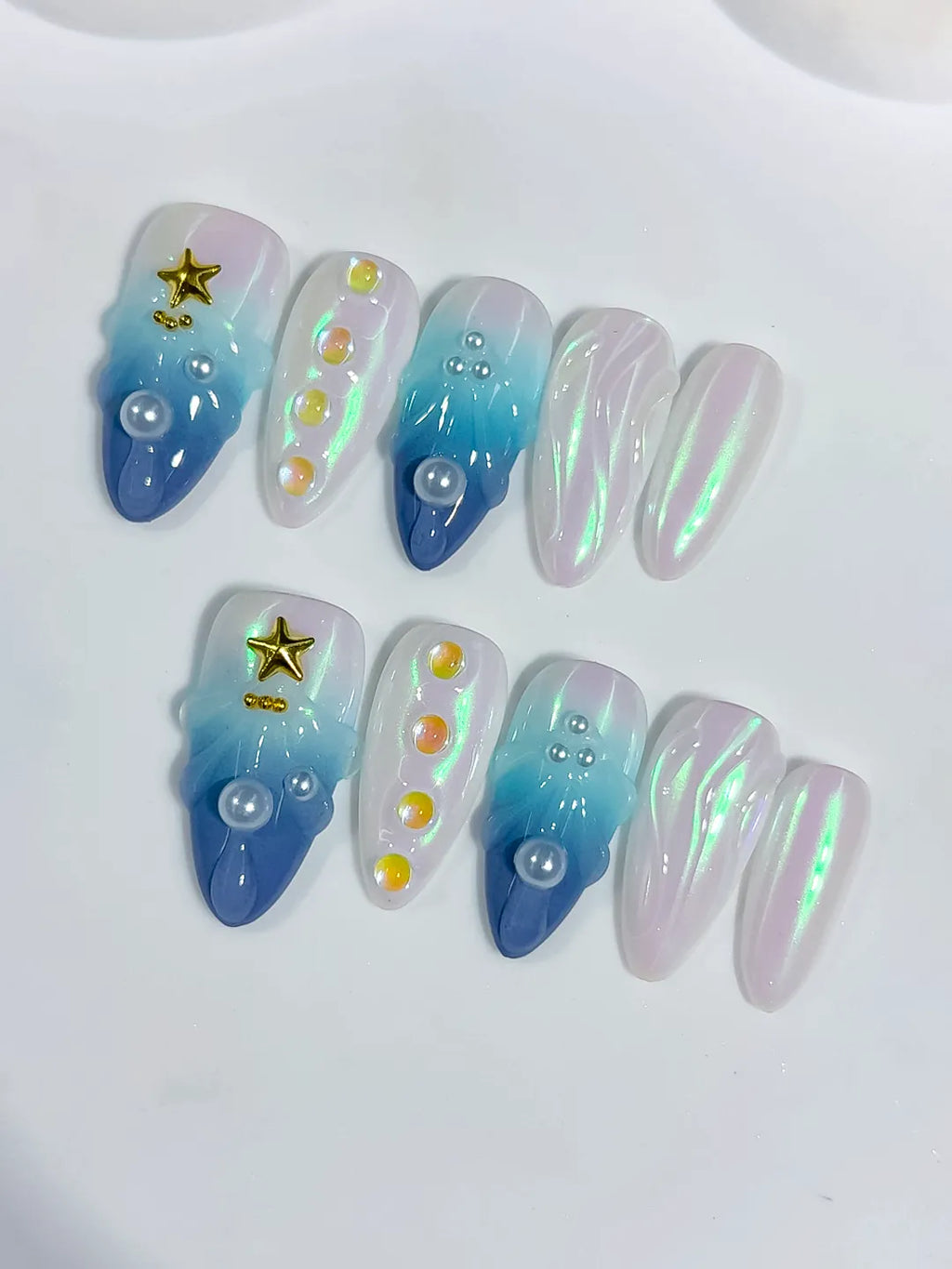 D637 - Medium Blue White Almond Holographic Pearl Star
