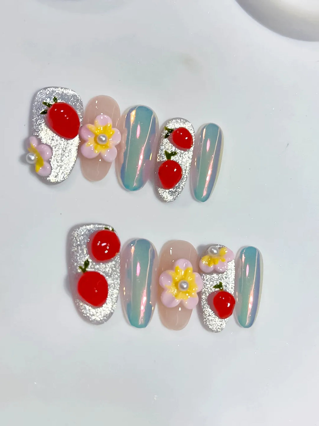 D639 - Medium Silver Nude Oval Glitter Flower Fruit