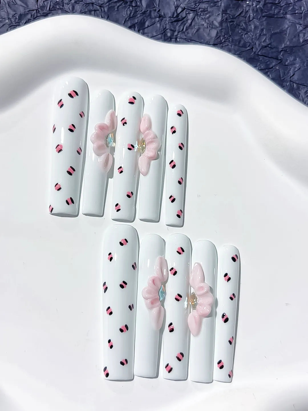 JSA10 - Long White Pink Square Abstract Bow 3D