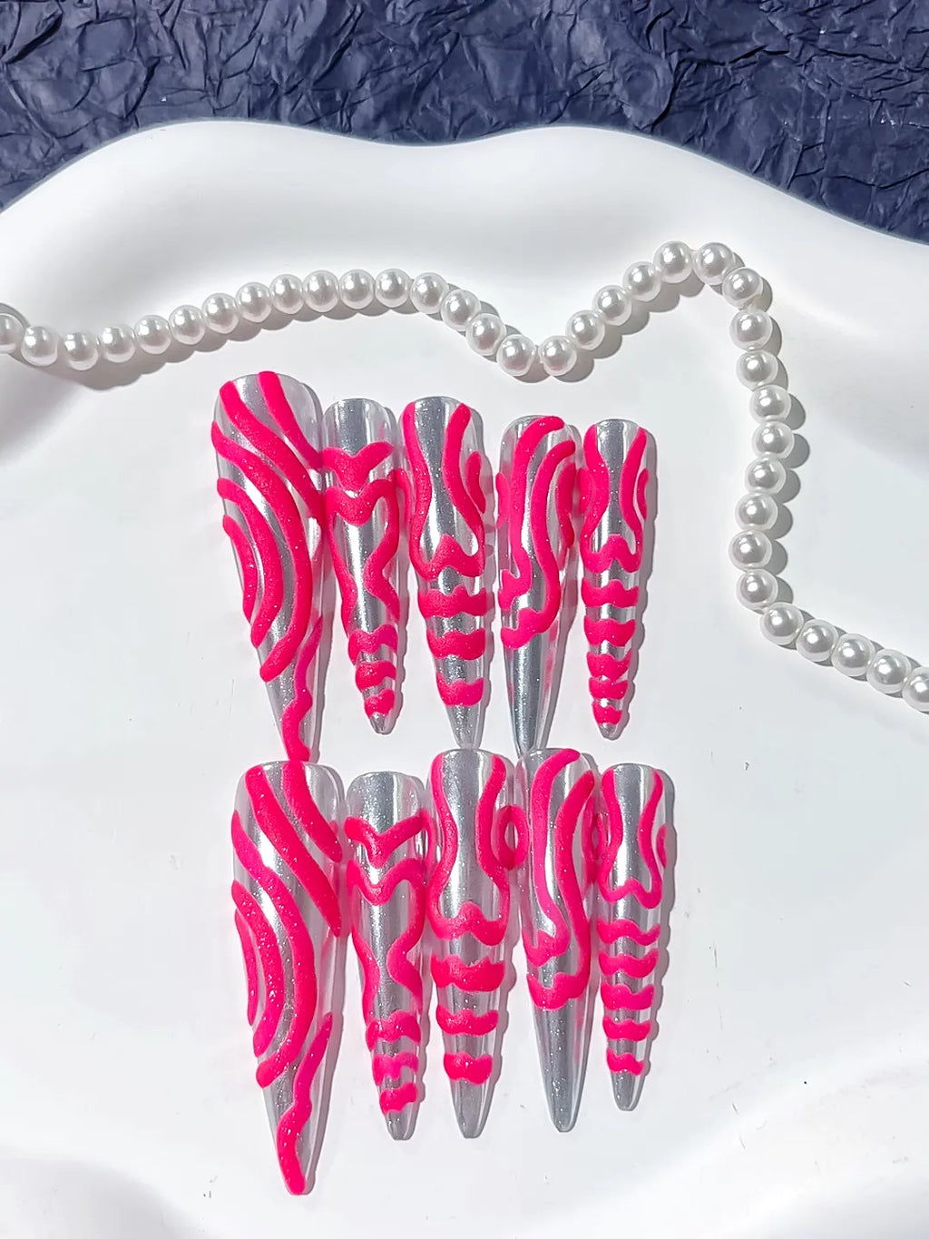 K009 - Long Silver Pink Stiletto Metallic 3D Texture