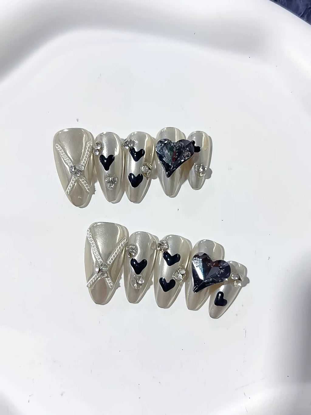 K013 - Medium Silver Black Almond Metallic Heart Bow