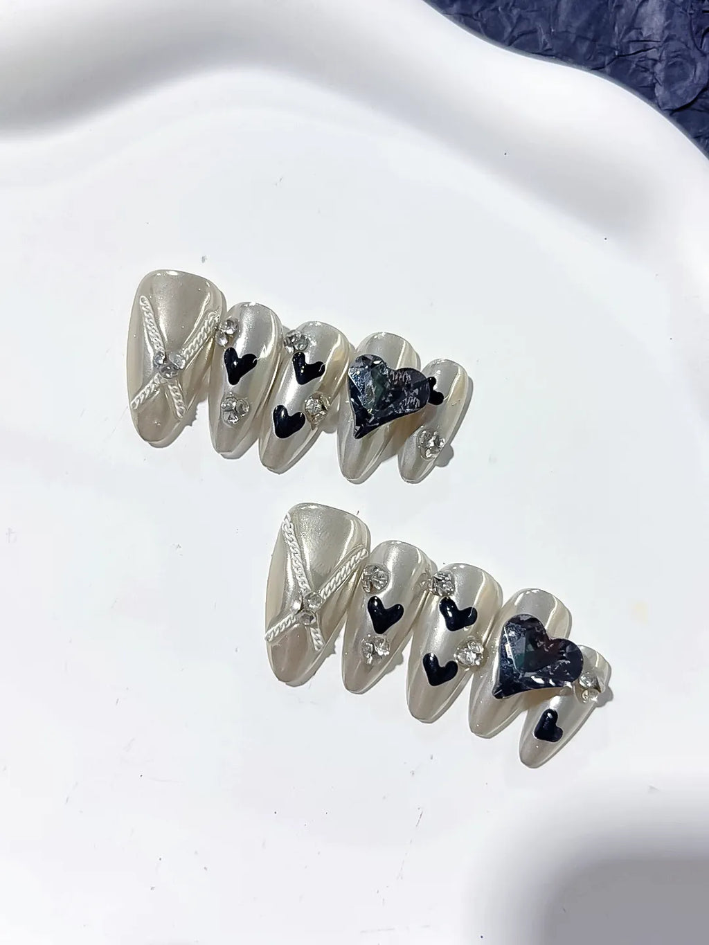 K013 - Medium Silver Black Almond Metallic Heart Bow