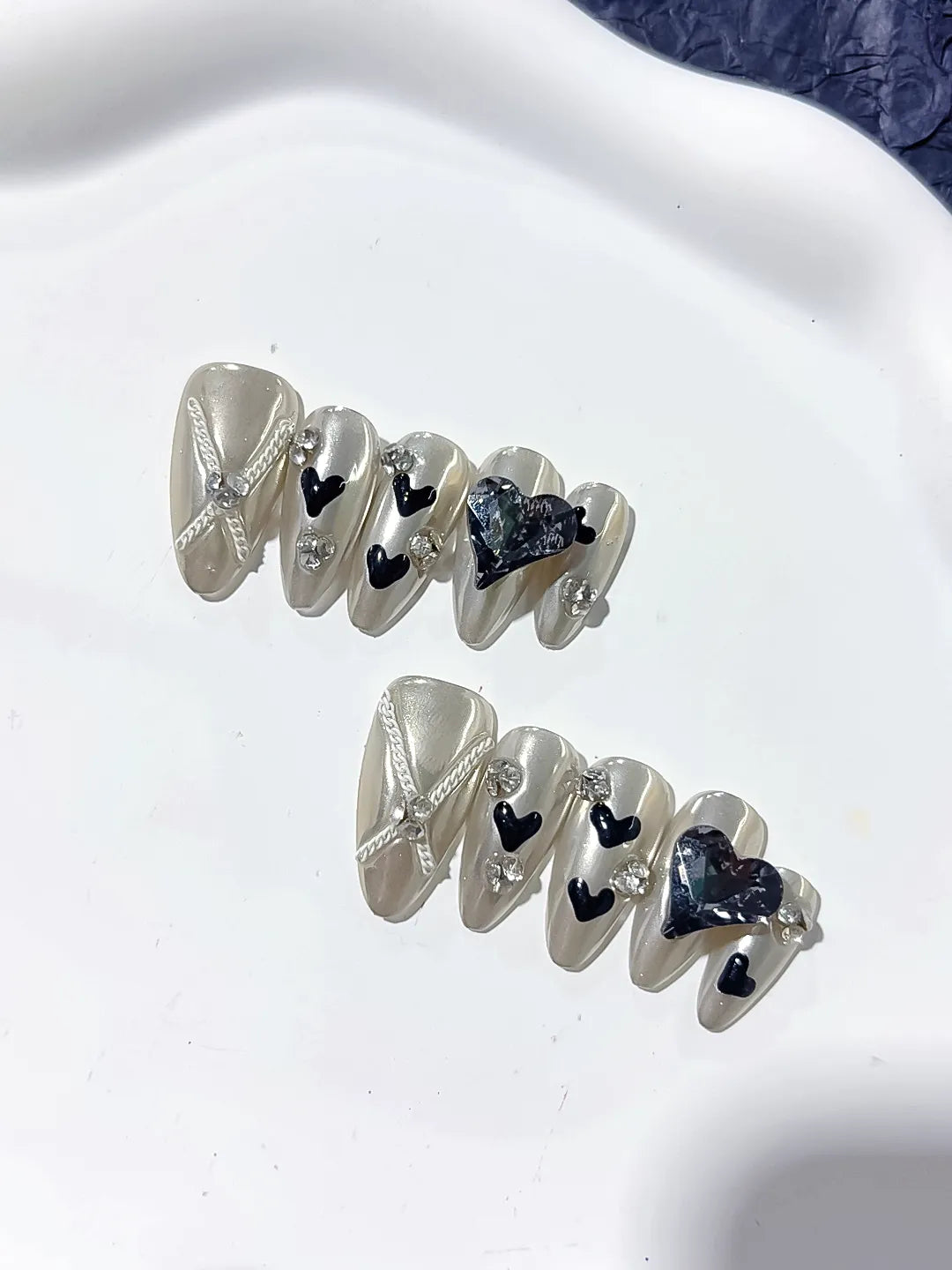 K013 - Medium Silver Black Almond Metallic Heart Bow