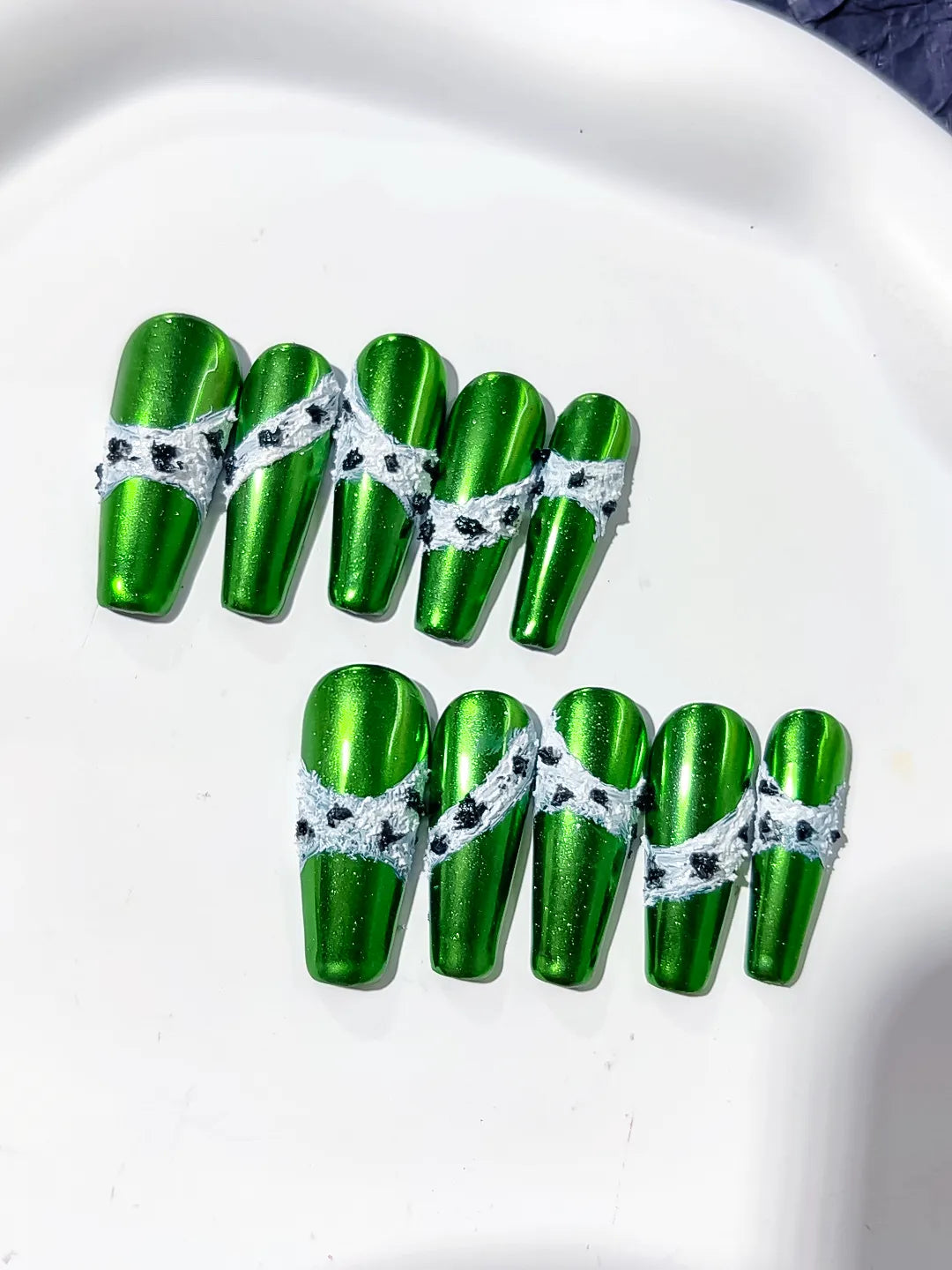 K015 - Long Green Silver Coffin Metallic Lace 3D
