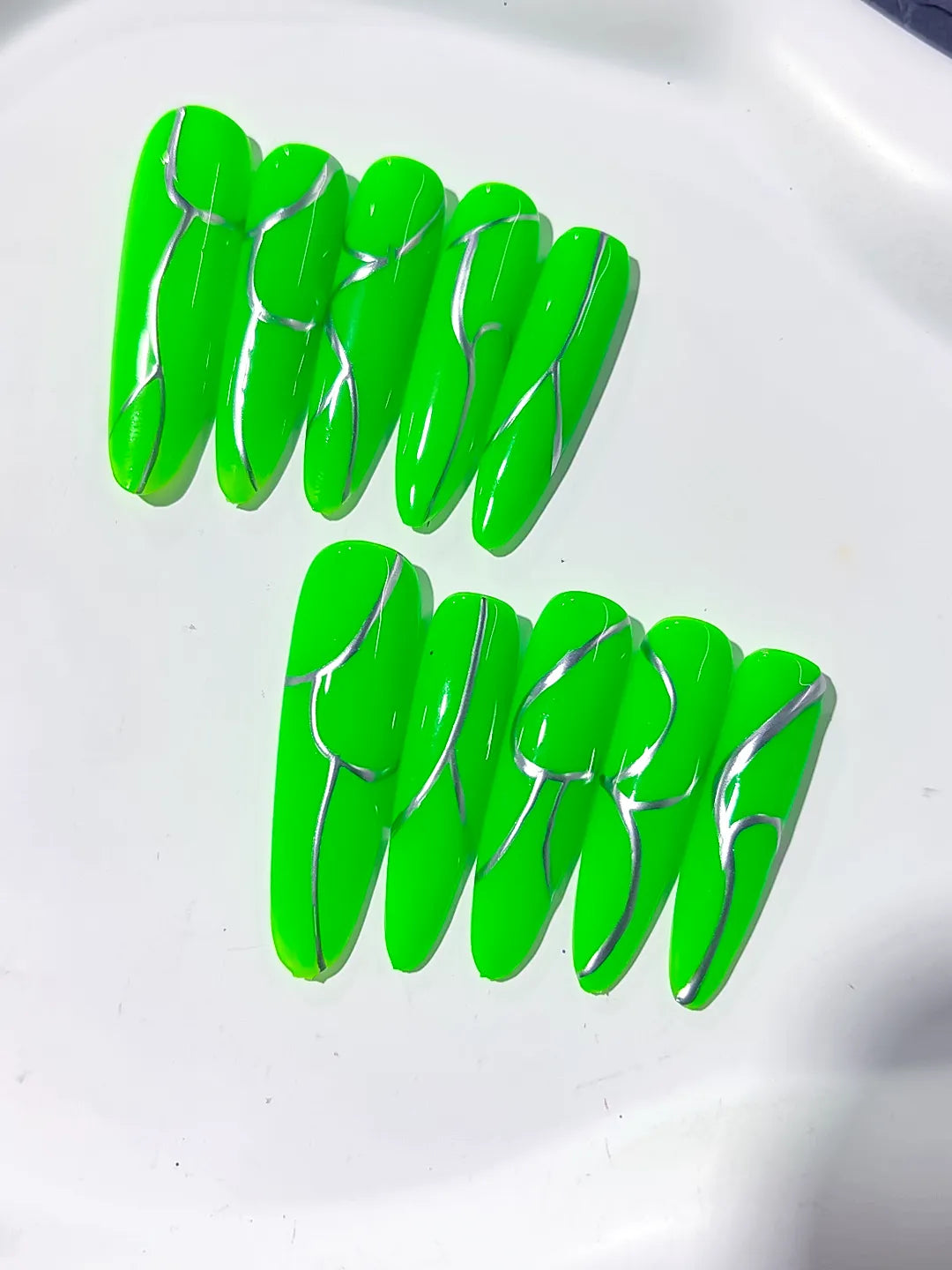K016 - Long Green Silver Oval Abstract Metallic Accent