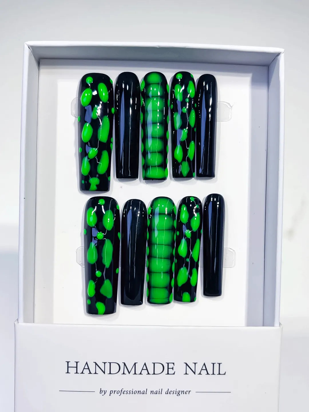 K026 - Long Black Green Square Abstract Blob Pattern 3D Texture