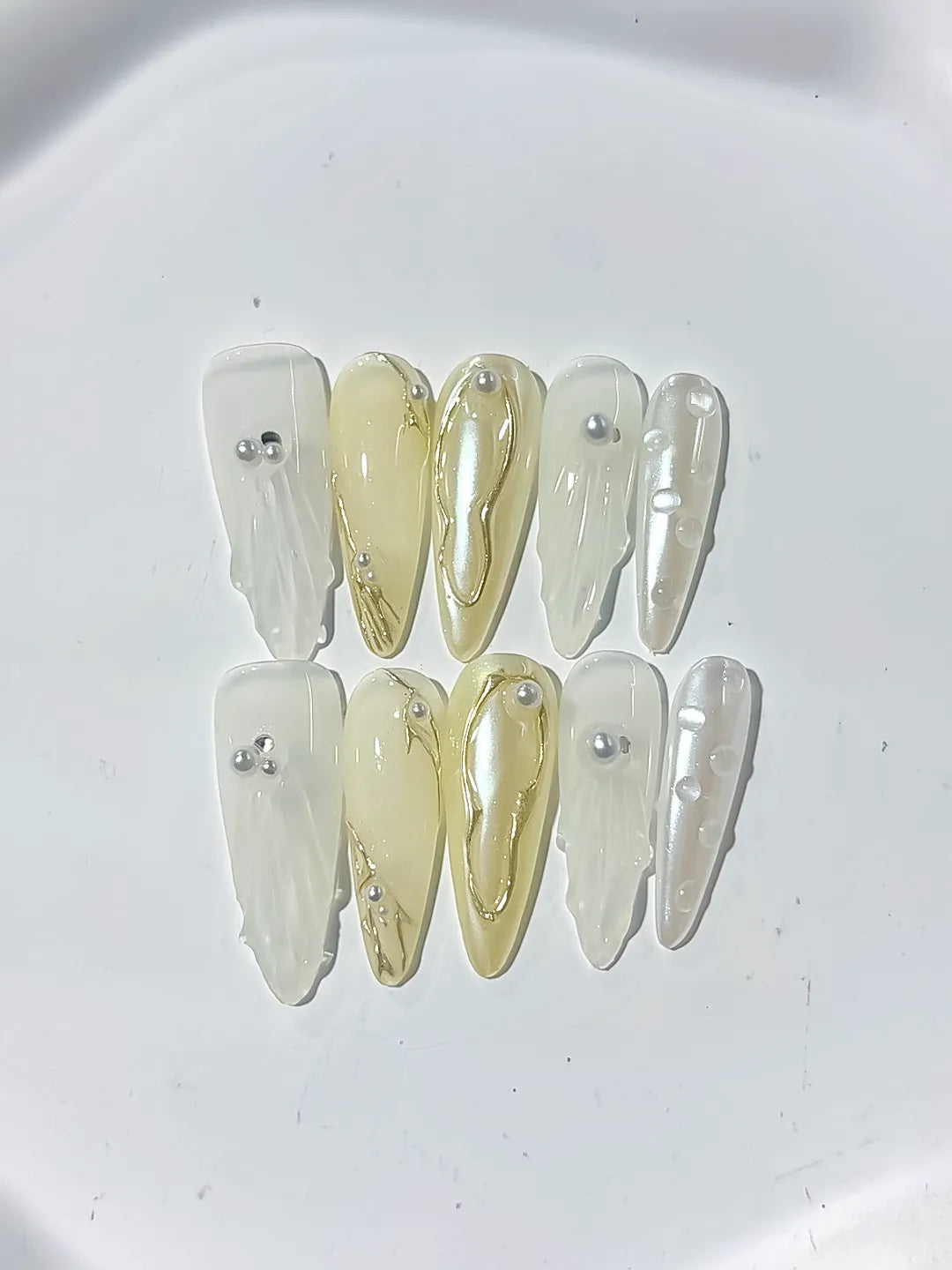 K027 - Long White Gold Stiletto Holographic Pearl Metallic Accent
