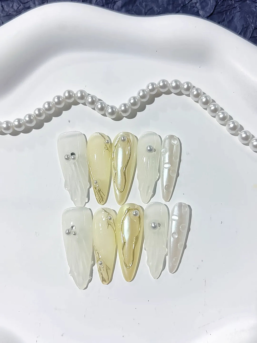 K027 - Long White Gold Stiletto Holographic Pearl Metallic Accent