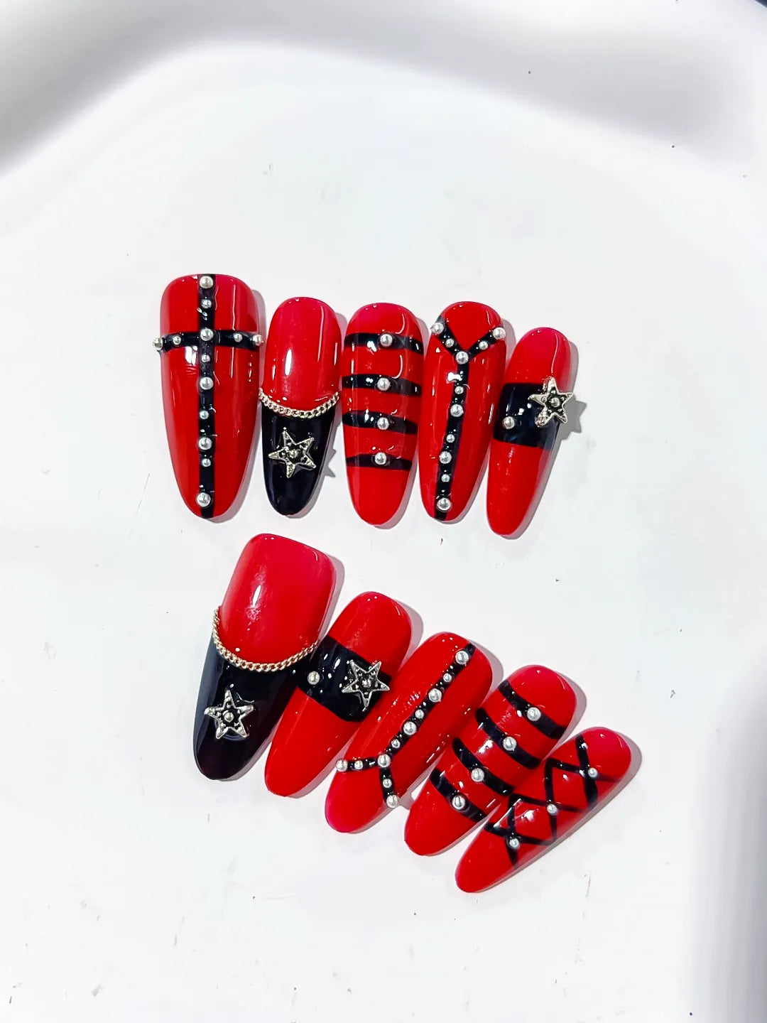 K028 - Long Red Black Oval Abstract Star Chain