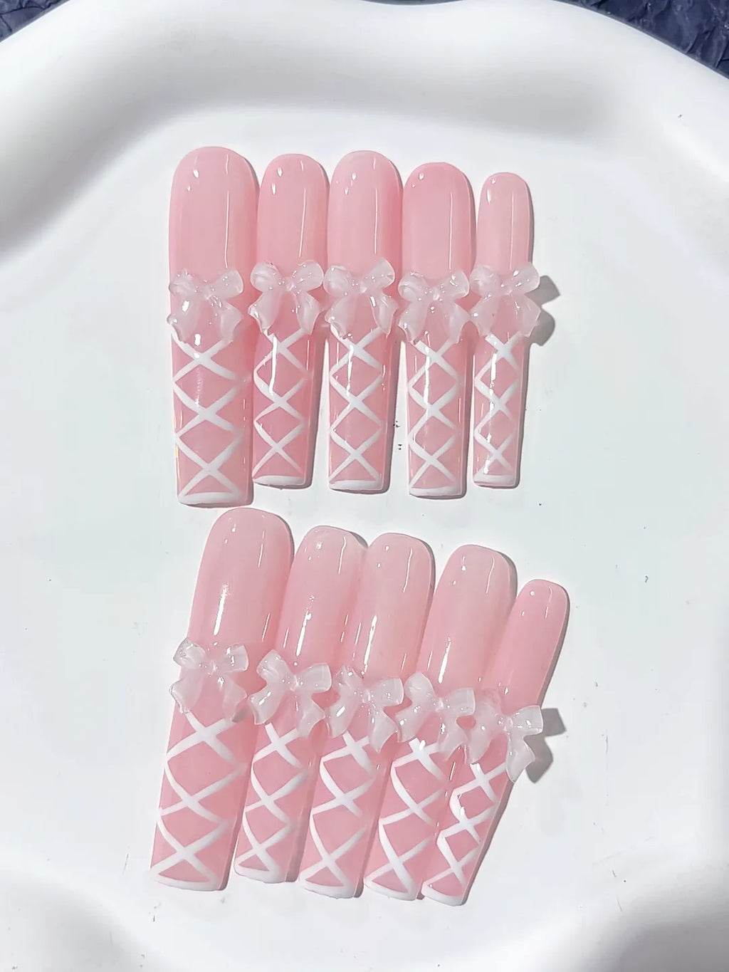 K030 - Long Pink White Square Solid color Bow Linework