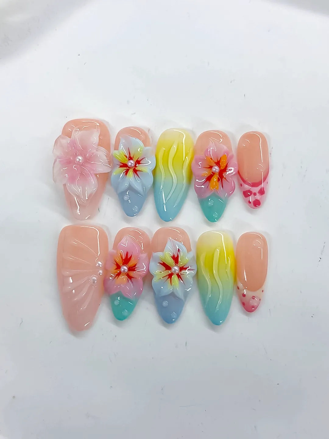K037 - Medium Nude Pink Almond Ombre Flower Shell