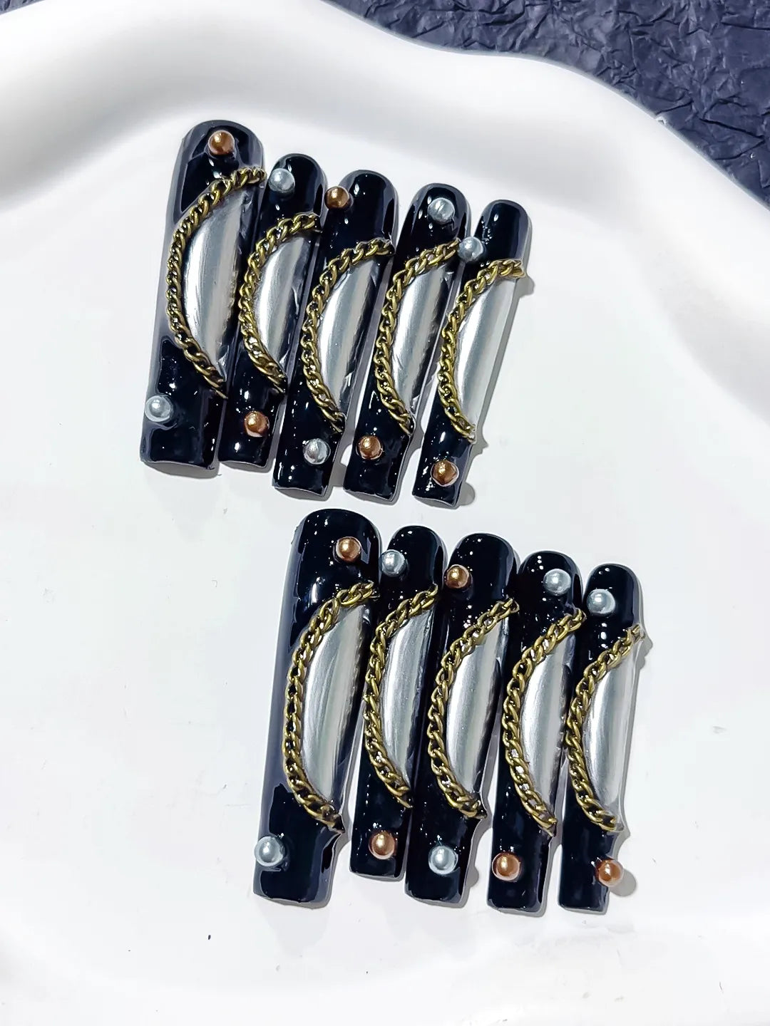 L047 - Long Black Silver Square Metallic Chain Pearl