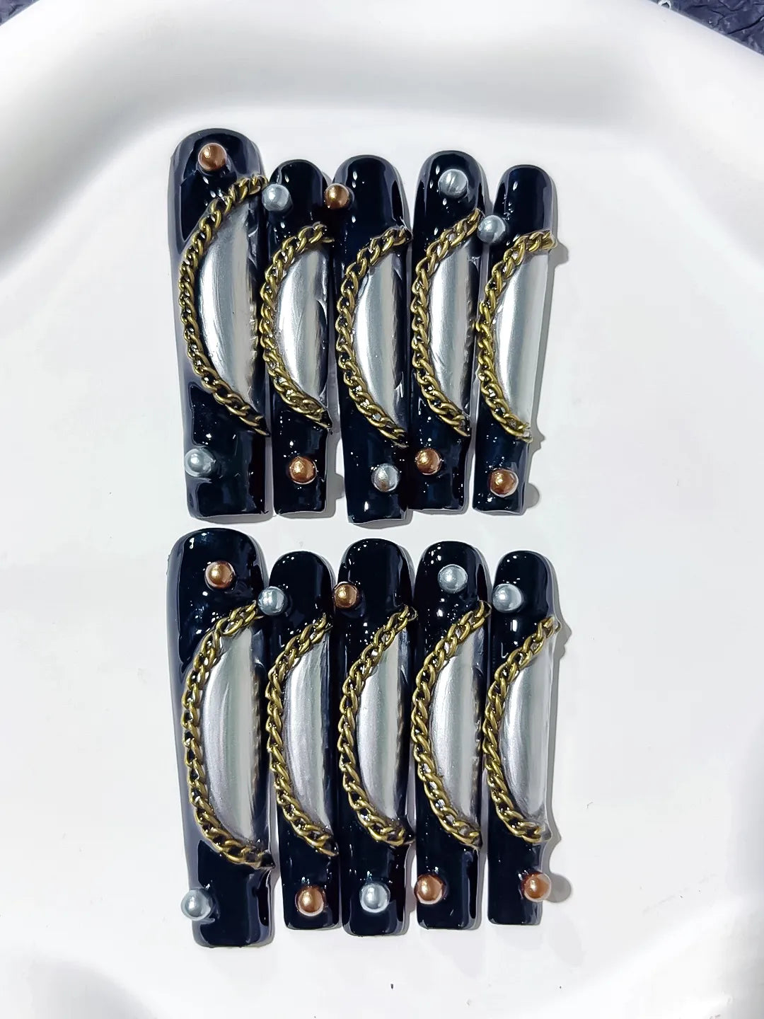 L047 - Long Black Silver Square Metallic Chain Pearl