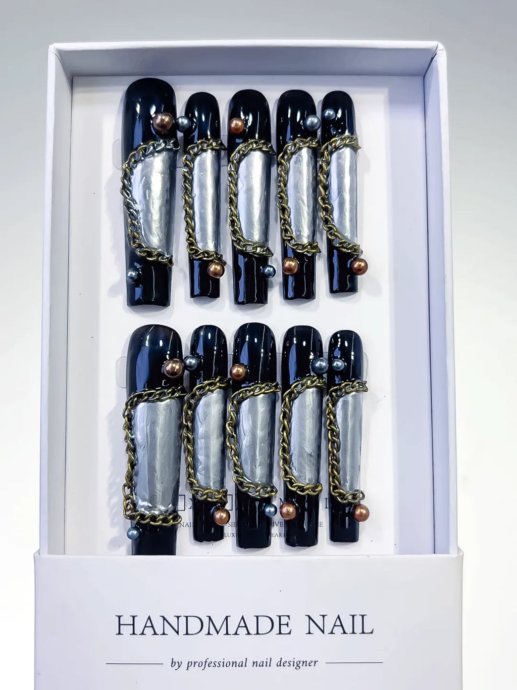 L047 - Long Black Silver Square Metallic Chain Pearl