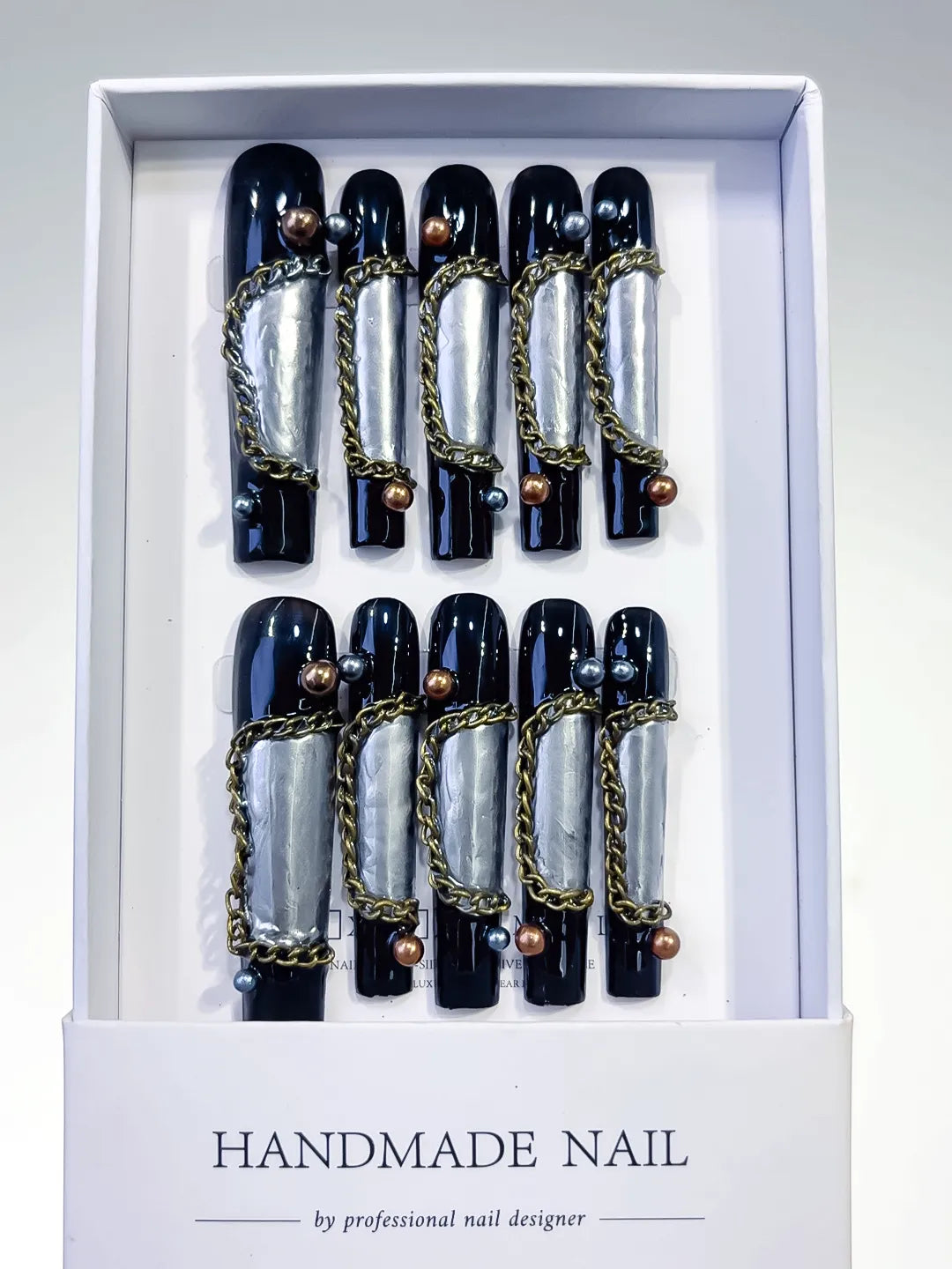 L047 - Long Black Silver Square Metallic Chain Pearl