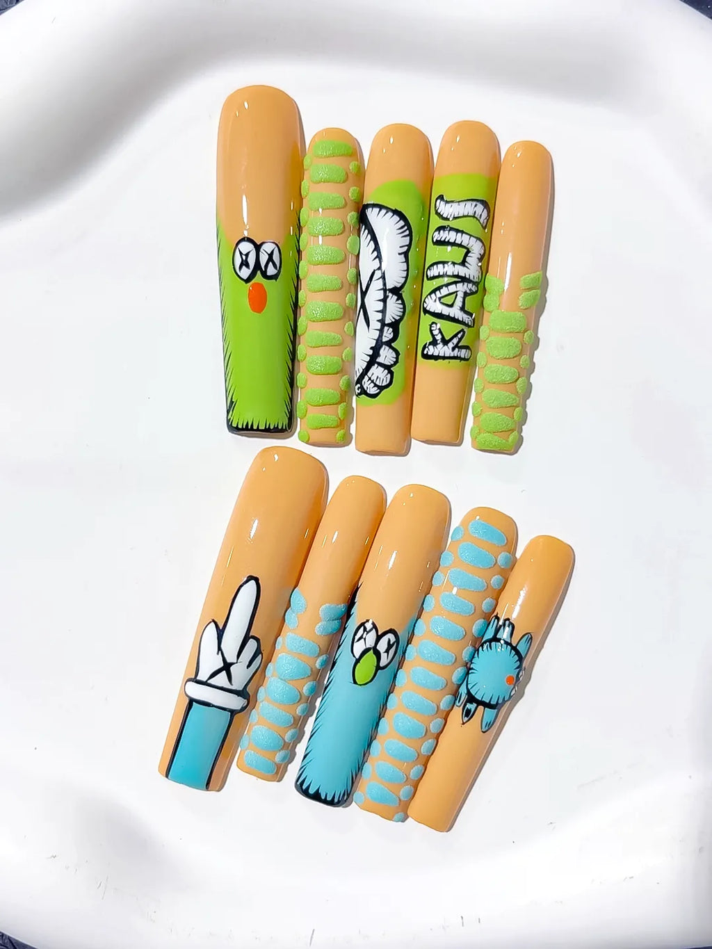 L050 - Long Nude Green Square Abstract Cartoon 3D