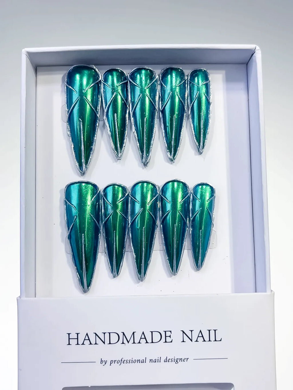 L055 - Long Green Black Stiletto Metallic